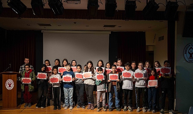 Bilimle büyüyen Bornova’da 179 genç sertifikalarını aldı 1 bilimle buyuyen bornovada 179 genc sertifikalarini aldi