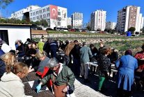 bornovada toprak kadinlarla canlaniyor