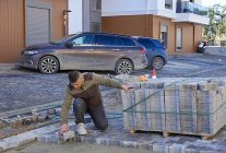 burhaniye belediyesi fen isleri mudurlugu calismalarini araliksiz surduruyor