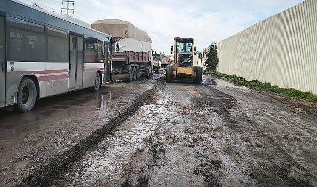 buyuksehir asiri yagis sonrasi kapanan yollari bir bir aciyor