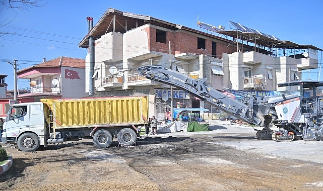 Büyükşehir’den Kula’da Ulaşım Konforu için 8 Bin Tonluk Asfalt Çalışması 1 buyuksehirden kulada ulasim konforu icin 8 bin tonluk asfalt calismasi