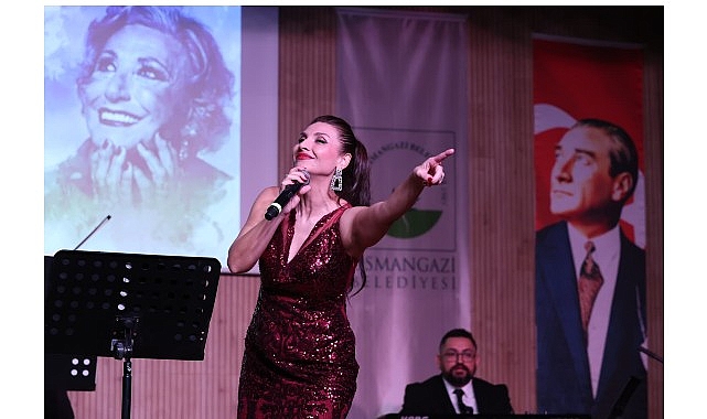 cumhuriyet divasi muzeyyen senar osmangazide sarkilarla anildi