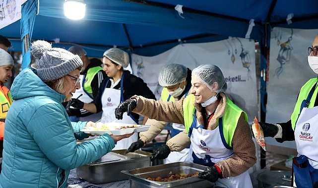 Didim Belediyesi’nden Fevzipaşa’da Dayanışma Sofrası 1 didim belediyesinden fevzipasada dayanisma sofrasi