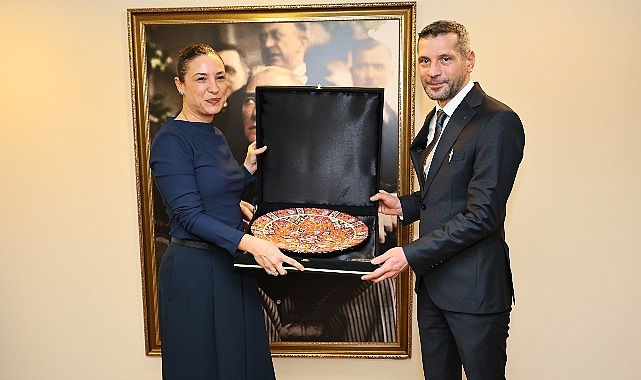 efes selcuk belediyesine hayvan ambulansi bagisi