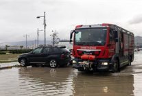 ege kiyilarinda basinc 991 mba dustu deniz 85 santimetre yukseldi