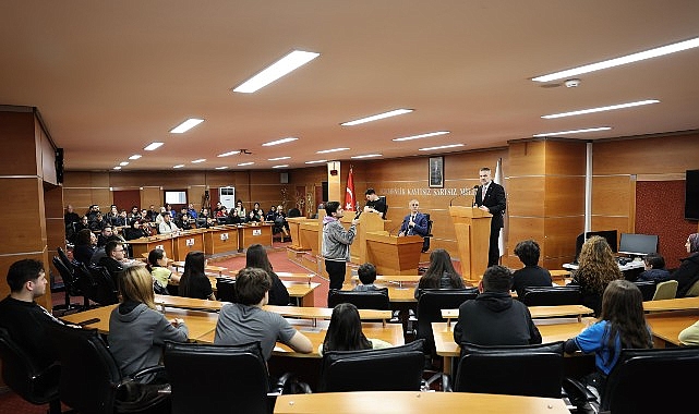 Gençler sordu, Başkan Vekili Akın yanıtladı 1 gencler sordu baskan vekili akin yanitladi