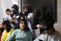 guvenli cagdas ve sicak bir pencereden yansiyanlar