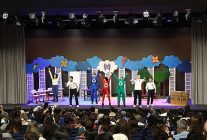 halkbank cocuk tiyatrosu super kahramanlar dunyamizi koruyoruz oyunu seyircisiyle bulusuyor