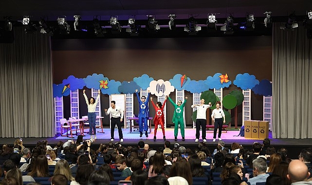 Halkbank Çocuk Tiyatrosu “Süper Kahramanlar: Dünyamızı Koruyoruz!” oyunu seyircisiyle buluşuyor 1 halkbank cocuk tiyatrosu super kahramanlar dunyamizi koruyoruz oyunu seyircisiyle bulusuyor