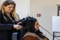 hem saclar hem kadinlar gucleniyor