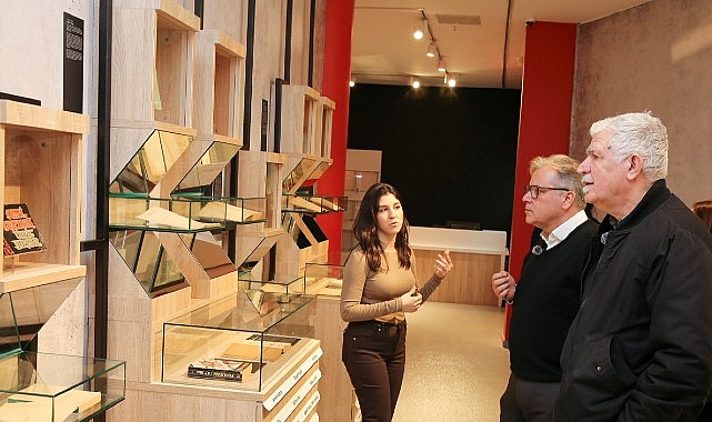 imzali kitaplar muzesinin konugu basar basarir oldu