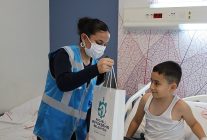 iyilik kilavuzunda gonulleri isitan hastane ziyareti