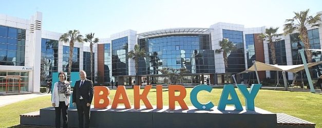 izmir bakircay universitesi ile karsiyaka belediyesi arasinda bilim merkezi is birligi protokolu imzalandi
