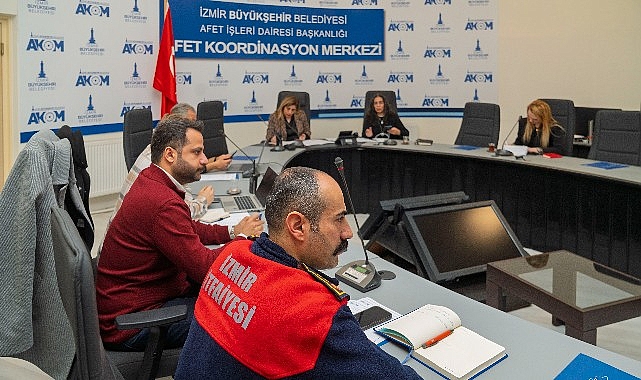 İzmir Büyükşehir Belediyesi’nden turuncu kod alarmı: Kriz masası devrede, tüm birimler sahada 1 izmir buyuksehir belediyesinden turuncu kod alarmi kriz masasi devrede tum birimler sahada