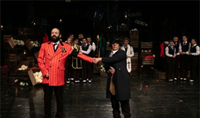 izmir sehir tiyatrolarindan gorkemli promiyer