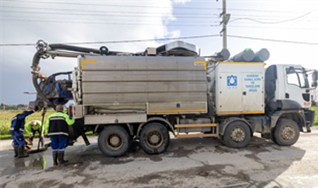 İzmir’de kuvvetli yağış ve fırtına alarmı 1 izmirde kuvvetli yagis ve firtina alarmi