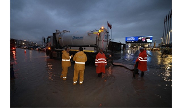 izmirde yagis ve deniz seviyesi hareketliligine anlik mudahale
