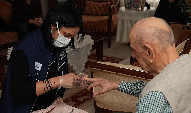 kadikoy belediyesinin evde kuaforluk hizmeti suruyor