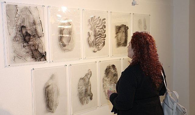 karsilasmalar devinimler izler sergisi ziyarete acildi