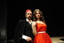 karsiyaka belediye tiyatrosundan iki yeni oyun