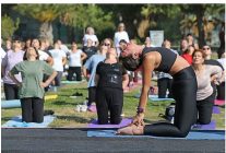 karsiyaka belediyesinden 14 subata ozel yoga etkinligi