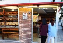 karsiyakada askida pide kampanyasi basladi