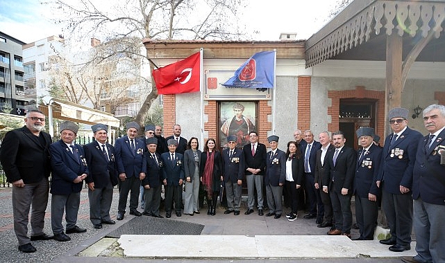 Karşıyaka’da gaziler ve şehit ailelerine anlamlı ziyaret 1 karsiyakada gaziler ve sehit ailelerine anlamli ziyaret