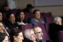 kartepede tiyatro aksami