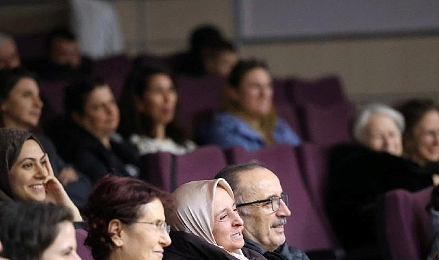 Kartepe’de Tiyatro Akşamı 1 kartepede tiyatro aksami