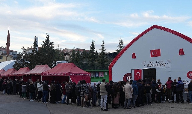 Keçiören Belediyesi Her Gün Binlerce Kişiyi İftar Sofrasında Buluşturuyor 1 kecioren belediyesi her gun binlerce kisiyi iftar sofrasinda bulusturuyor
