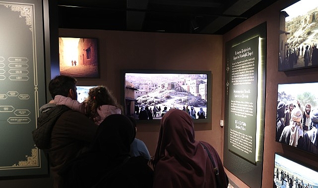 konya buyuksehirin siyer sergisi ramazan ayinda peygamber asiklariyla dolup tasiyor