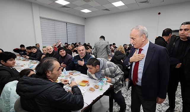 Küçükçekmeceliler, İftar Sofralarında Bereketi Paylaşıyor 1 kucukcekmeceliler iftar sofralarinda bereketi paylasiyor