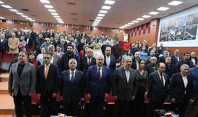 Menemen'de halk aşıkları geçidi! 1 menemende halk asiklari gecidi