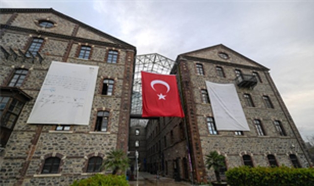 Meslek Fabrikası’na Ata’nın imzaladığı belgenin görselleri asıldı 1 meslek fabrikasina atanin imzaladigi belgenin gorselleri asildi