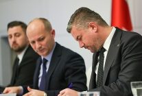 naim suleymanoglu ve gulsah durbay isimleri bucada yasayacak