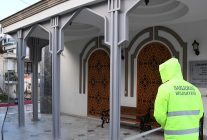 narlidere belediyesinden camilerde temizlik calismasi