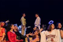 nilufer belediyesi kent tiyatrosu lukus hayat oyunuyla istanbul seyircisine konuk oluyor