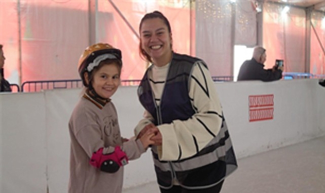 Öğrenciler buz pistinde buluştu 1 ogrenciler buz pistinde bulustu