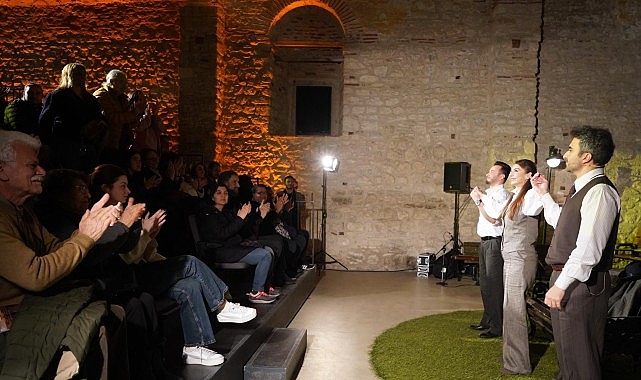 orhan veli siirleri birdenbire etkinliginde seyirciyle bulustu