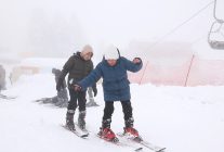 osmangazi belediyesinden cocuklara uludagda kayak surprizi