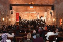 osmangazi belediyesinden sevgililer gununde sevgi notalari konseri