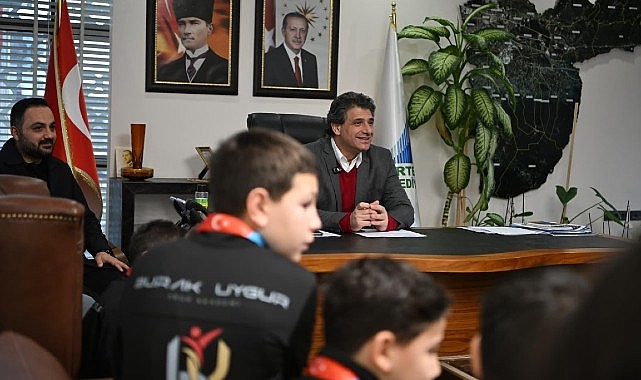 sampiyon karateciler baskan kocamanin konugu oldu