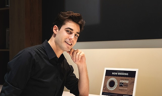 samsung biyo recine ile uretilen ilk 13 inclik renkli e paper ekranini tanitti