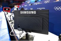 samsung odyssey monitorleri milano cortina 2026 kis olimpiyat oyunlarinda gercek zamanli hakemlik ve yayin operasyonlarini destekledi
