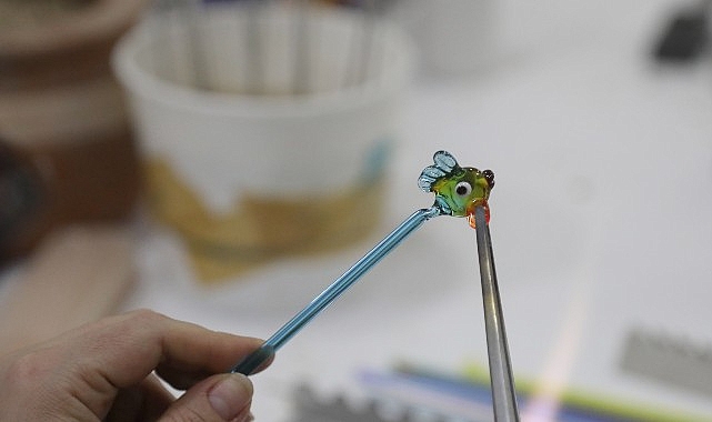 sanatin en kirilgan hali cam ufleme ve isleme