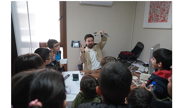 seferihisarda miniklerden anlamli ziyaret baskan yetiskin ogrencilerle bulustu