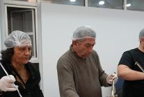 seferihisarda ramazan dayanismasi ilk iftarla basladi