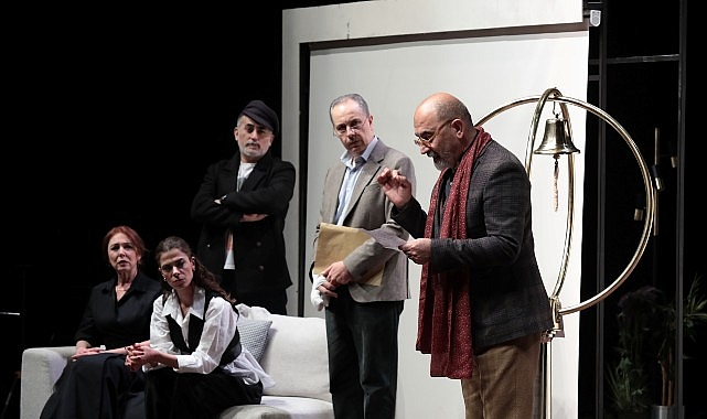 sehrin tiyatrosu bir halk dusmani oyunuyla gungorende