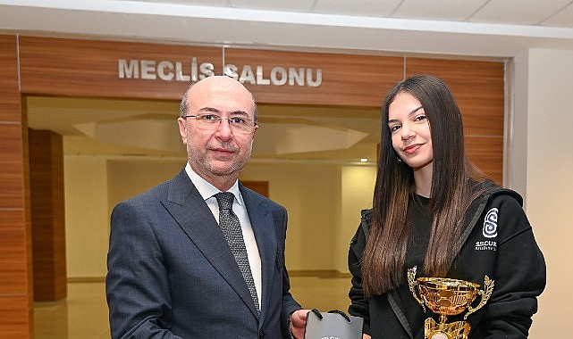 selcuklunun basarili sporculari baskan pekyatirmaci ile bir araya geldi