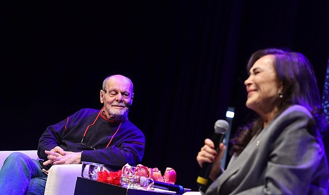 Türkan Şoray, Türk edebiyatının usta ismi Yaşar Kemal anma haftasında sevenleriyle buluştu 1 turkan soray turk edebiyatinin usta ismi yasar kemal anma haftasinda sevenleriyle bulustu